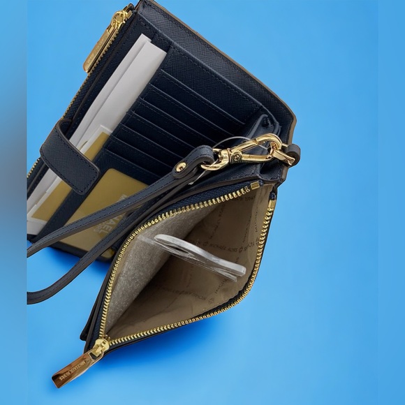 Michael Kors Jet Set Travel LG Double Zip Saffiano Leather Wristlet in Navy - Picture 10 of 11